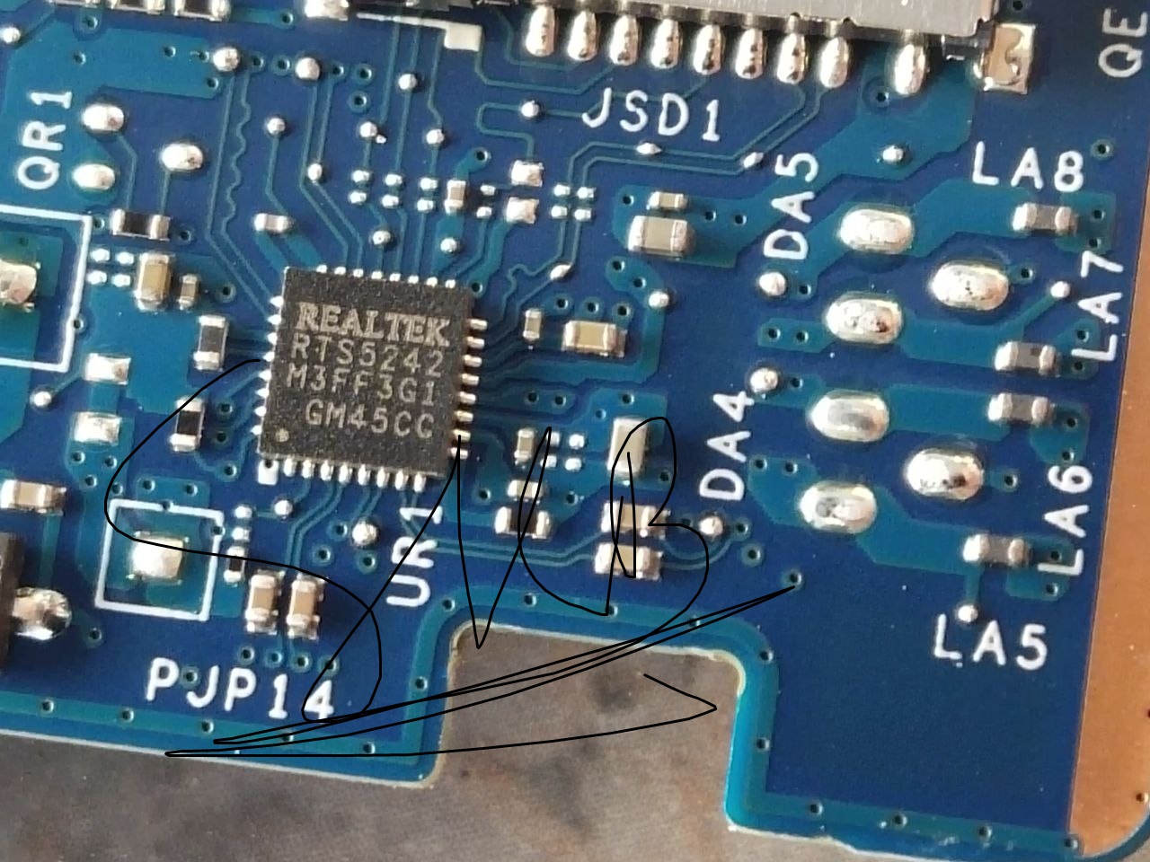 REALTEK RTS5242 (sound ic).jpg